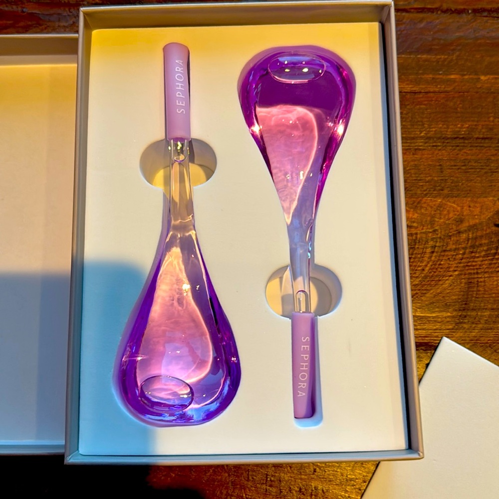 Sephora - facial cooling sticks - a two piece set of facial cooling sticks